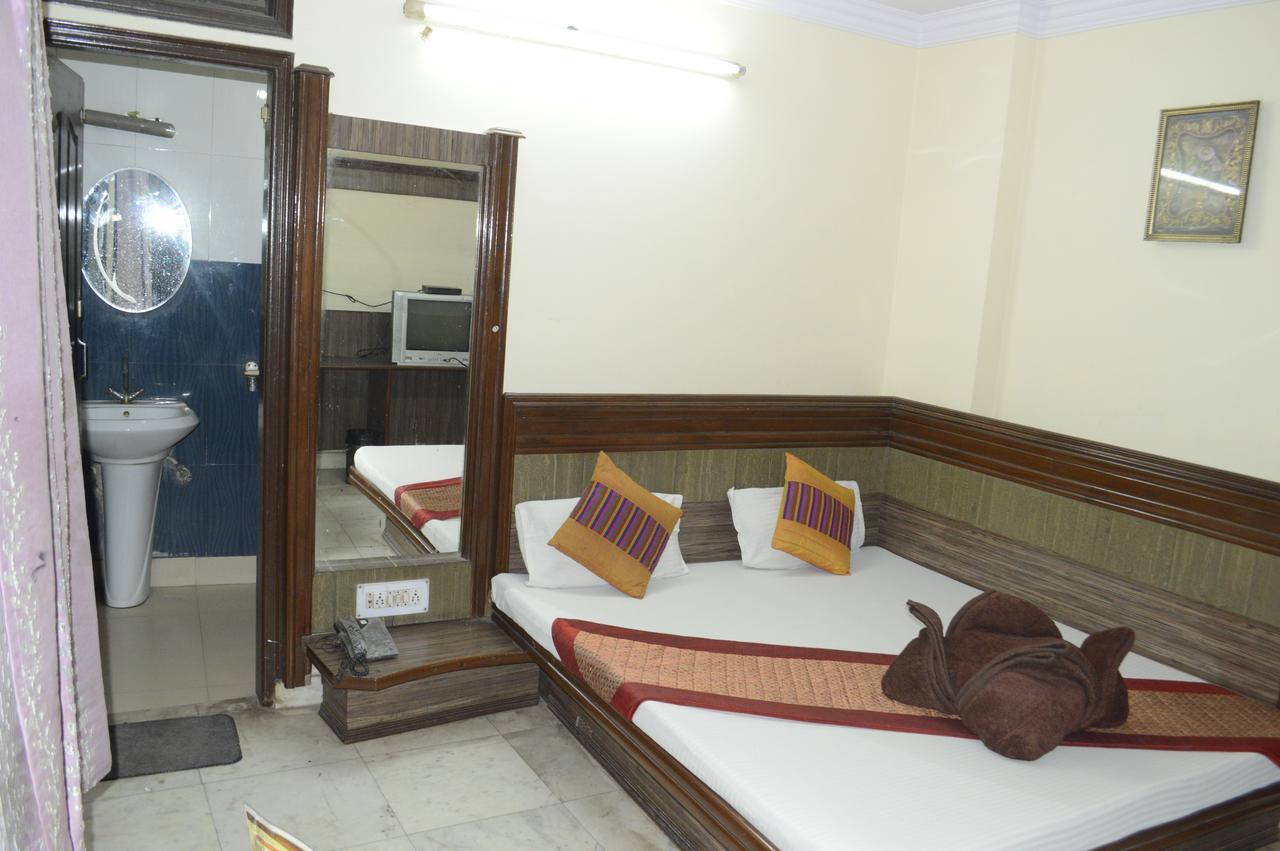 Yes Boss By Backpackers Heaven Near New Delhi Train Station Hotel Exterior foto